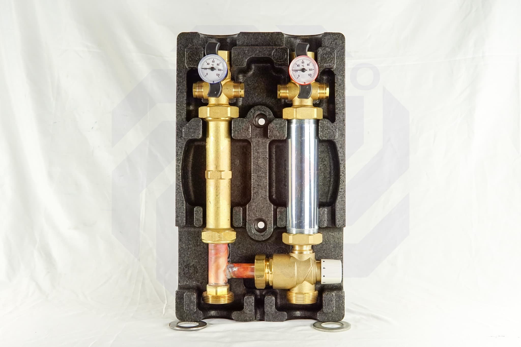 Группа распределительная котельная GIACOMINI R586R с термостатическим клапаном и c насосом