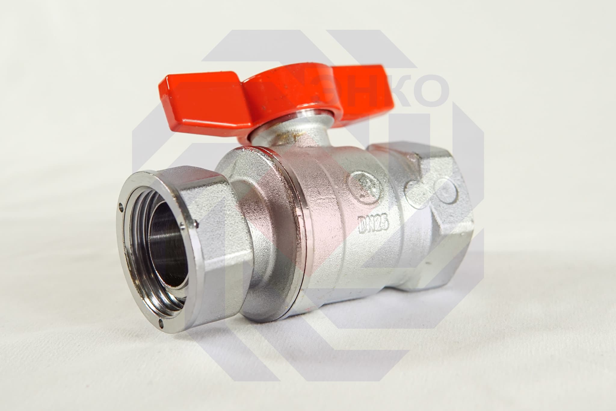 Кран шаровой с разборным присоединением ВР/ВР GIACOMINI R251P 1"