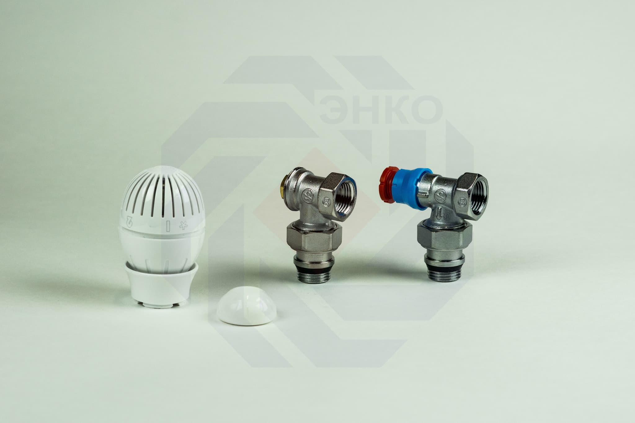 Комплект термостатической регулировки радиаторный GIACOMINI R470F угловой ½"