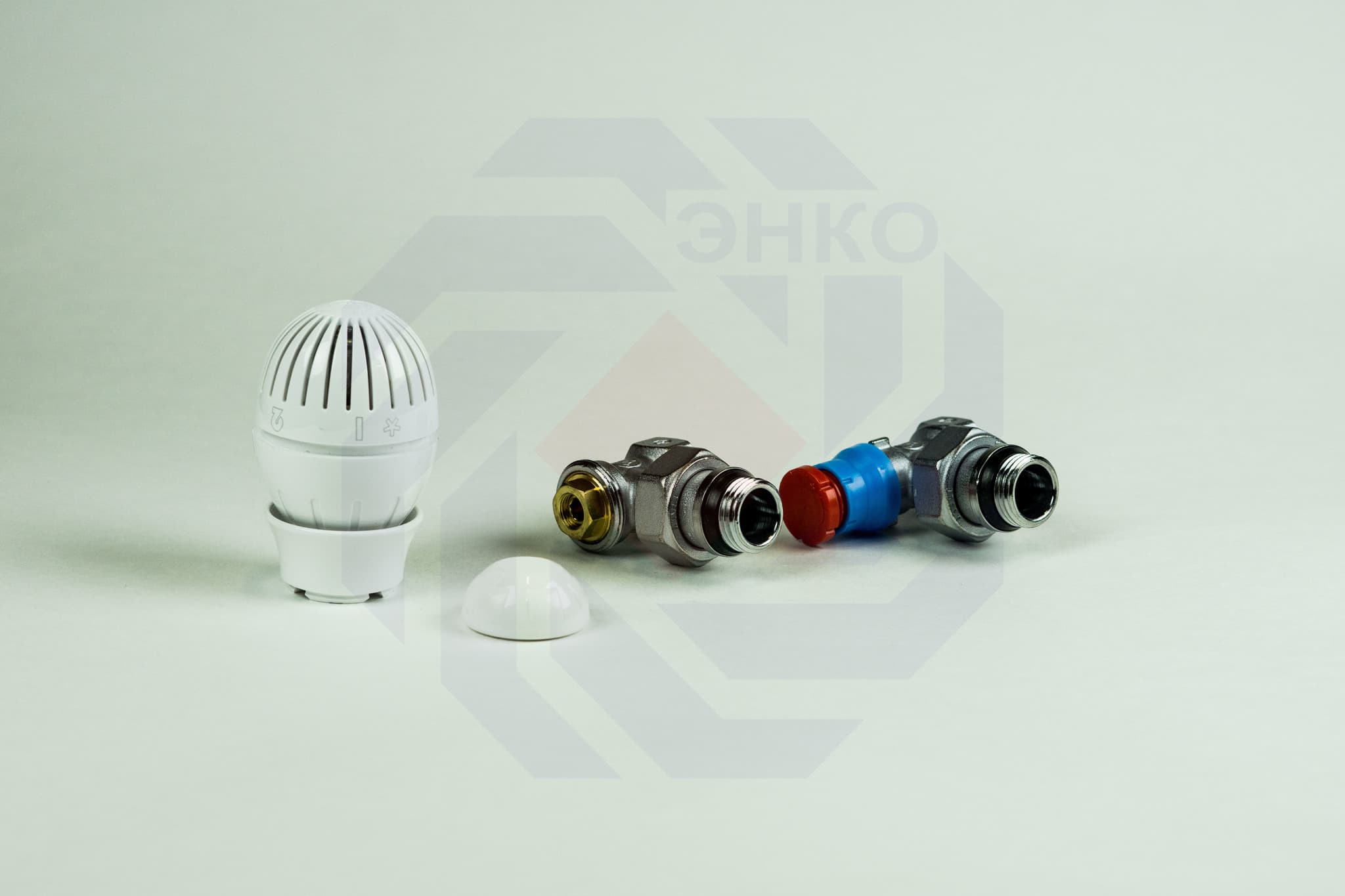 Комплект термостатической регулировки радиаторный GIACOMINI R470F угловой ½"