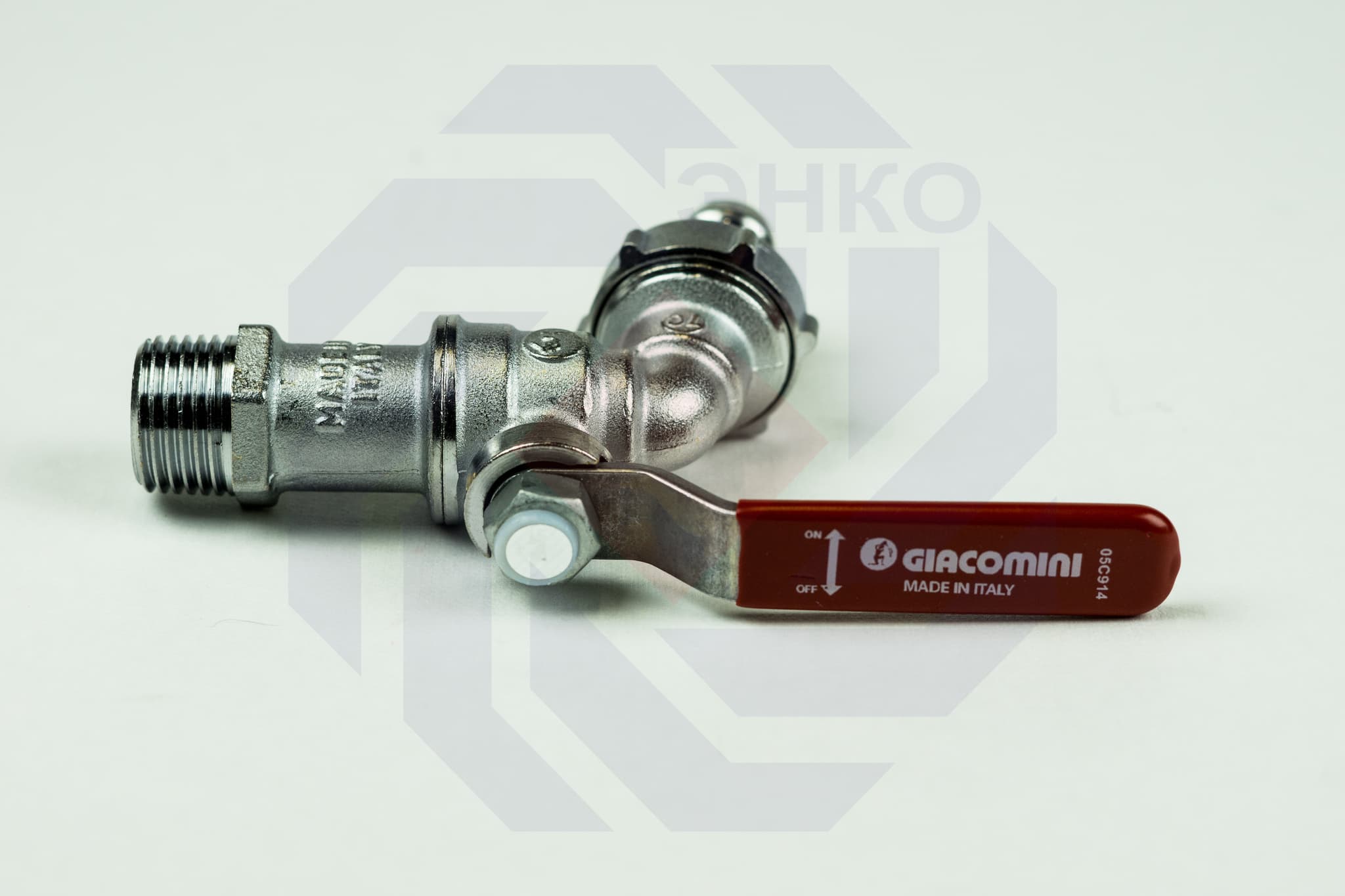 Кран шаровой с присоединением для шланга  НР/НР GIACOMINI R621 ½"