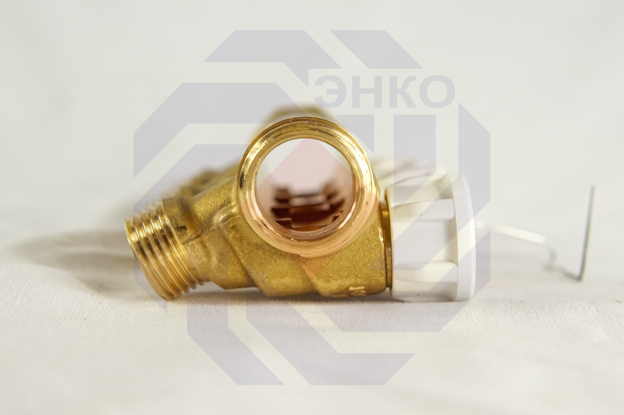 Коллектор сантехнический с отсечными клапанами GIACOMINI R585С 4 отвода