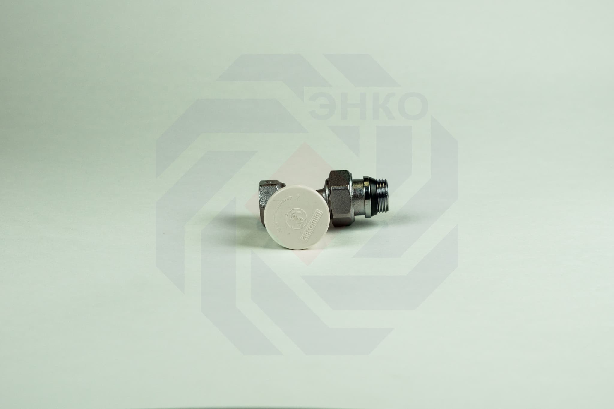 Клапан радиаторный ручной GIACOMINI R706A прямой ½"