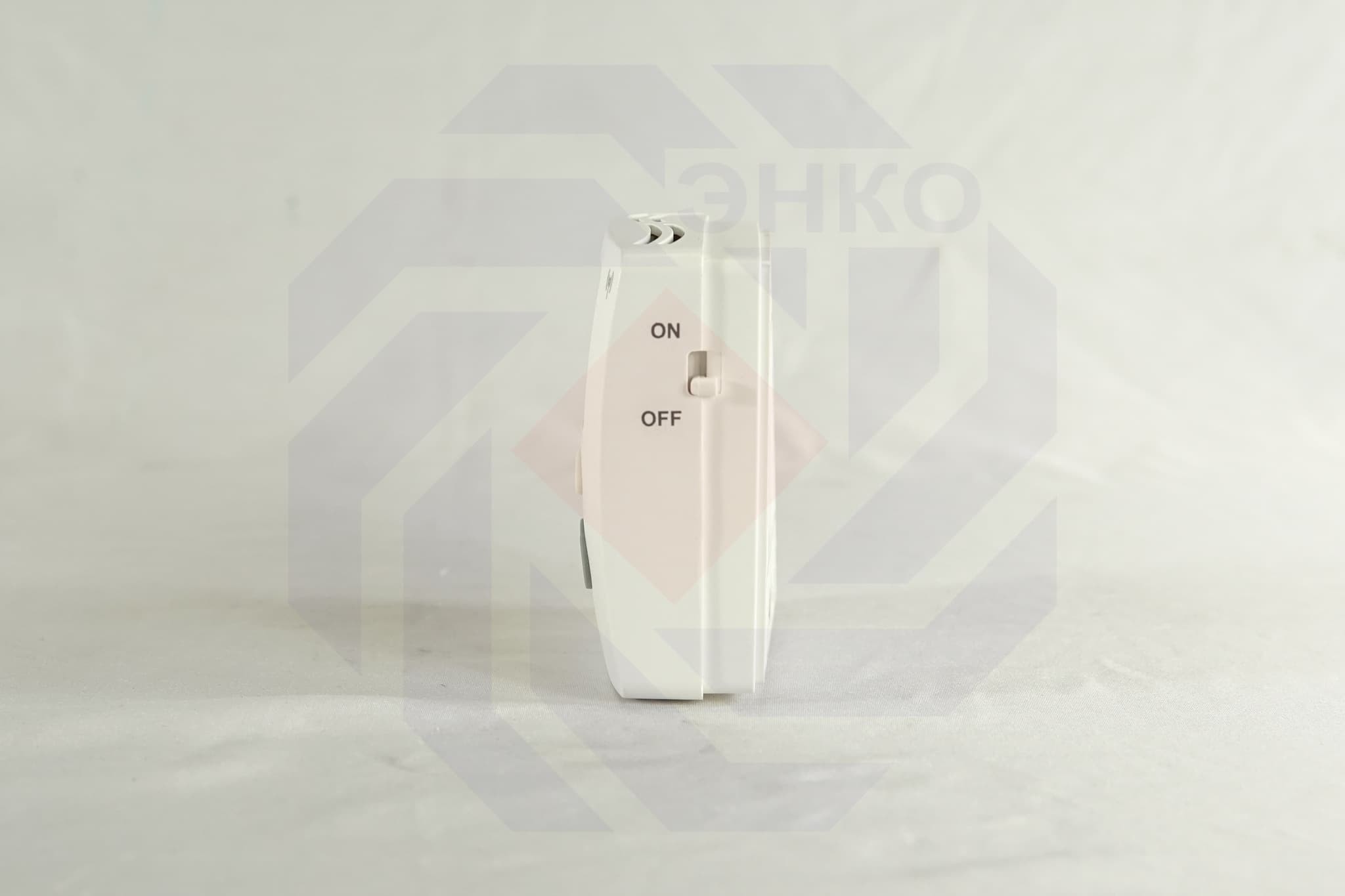 Термостат комнатный WATTS WFHT-LCD RF